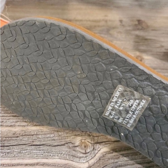 REEF ~ Flip Flop’s / Sandals ~Beachy Vacation Casual Soft Sole Comfortable Cute - Picture 4 of 5